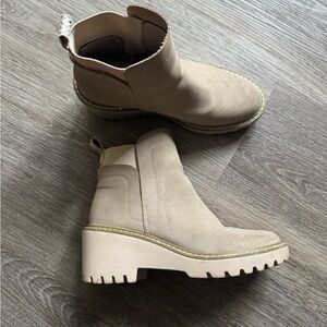 Nicole Miller | Pocas Size 7 Tan Suede Platform Chelsea Ankle Boots